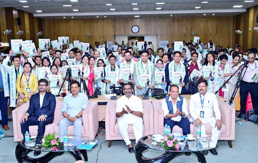 160 नए चिकित्सकों और मेडिकल शिक्षकों को CM हेमंत ने सौंपे नियुक्ति पत्र