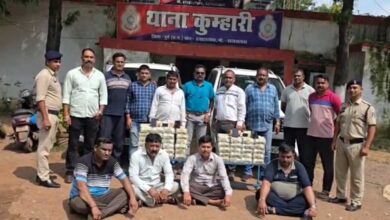 दुर्ग में 2 स्कॉर्पियो से बरामद हुए 6.60 करोड़ रुपये, नोटों से भरी सीटें-डिग्गी, गिनती को मंगवानी पड़ी मशीन दुर्ग में 2 स्कॉर्पियो से बरामद हुए 6.60 करोड़ रुपये, नोटों से भरी सीटें-डिग्गी, गिनती को मंगवानी पड़ी मशीन