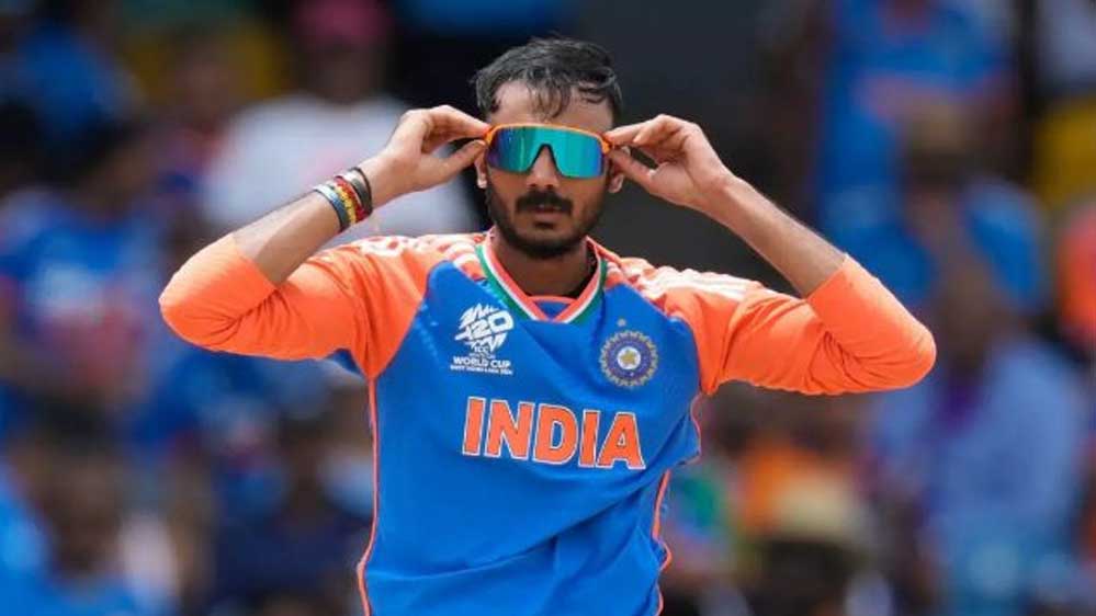 पाकिस्तान के खिलाफ मुकाबले से पहले भारत को संकट, अक्षर पटेल घायल