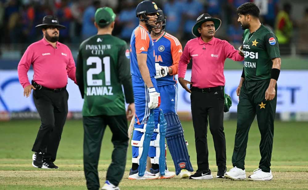 क्या अब भी संभव है भारत-पाक का एशिया कप फाइनल? जानिए पूरा समीकरण और संभावनाएं क्या अब भी संभव है भारत-पाक का एशिया कप फाइनल? जानिए पूरा समीकरण और संभावनाएं