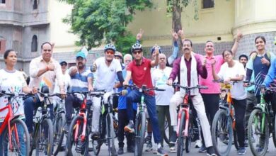 इंदौर में ‘नो कार डे’ की पहल, साइकिल से ऑफिस पहुंचे अफसर और नेता इंदौर में ‘नो कार डे’ की पहल, साइकिल से ऑफिस पहुंचे अफसर और नेता