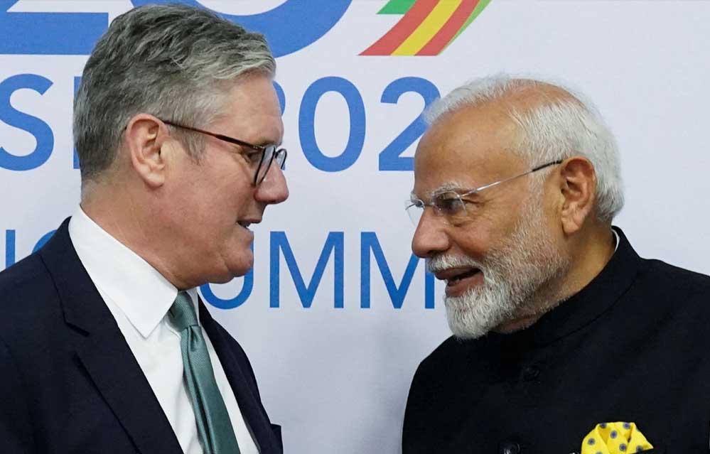 ब्रिटिश पीएम कीर स्टार्मर का पहला भारत दौरा, ट्रेड डील के बाद रिश्तों में नई गर्माहट ब्रिटिश पीएम कीर स्टार्मर का पहला भारत दौरा, ट्रेड डील के बाद रिश्तों में नई गर्माहट