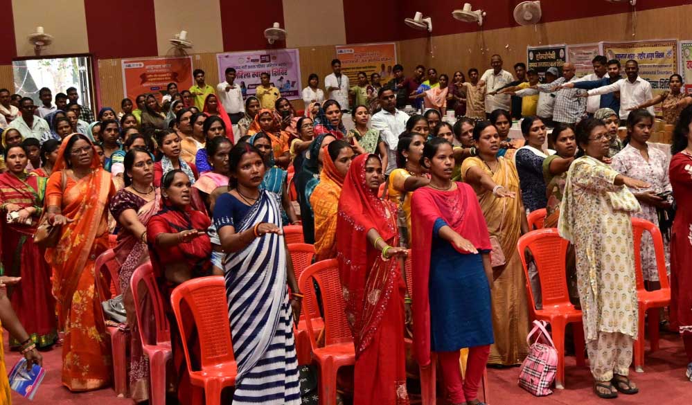 रायपुर : स्वस्थ नारी, सशक्त परिवार अभियान : पेण्ड्रा में महिला स्वास्थ्य सम्मेलन में 203 महिलाओं व बच्चों की हुई जांच रायपुर : स्वस्थ नारी, सशक्त परिवार अभियान : पेण्ड्रा में महिला स्वास्थ्य सम्मेलन में 203 महिलाओं व बच्चों की हुई जांच