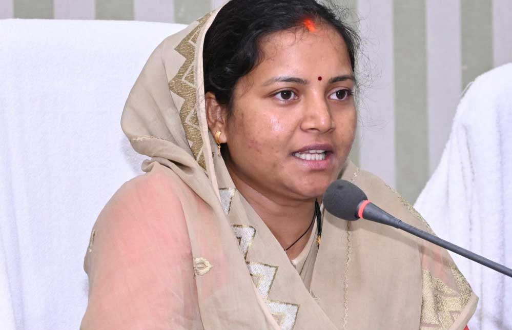 रायपुर : गांव-गांव में डिजिटल सशक्तिकरण: मंत्री मती लक्ष्मी राजवाड़े