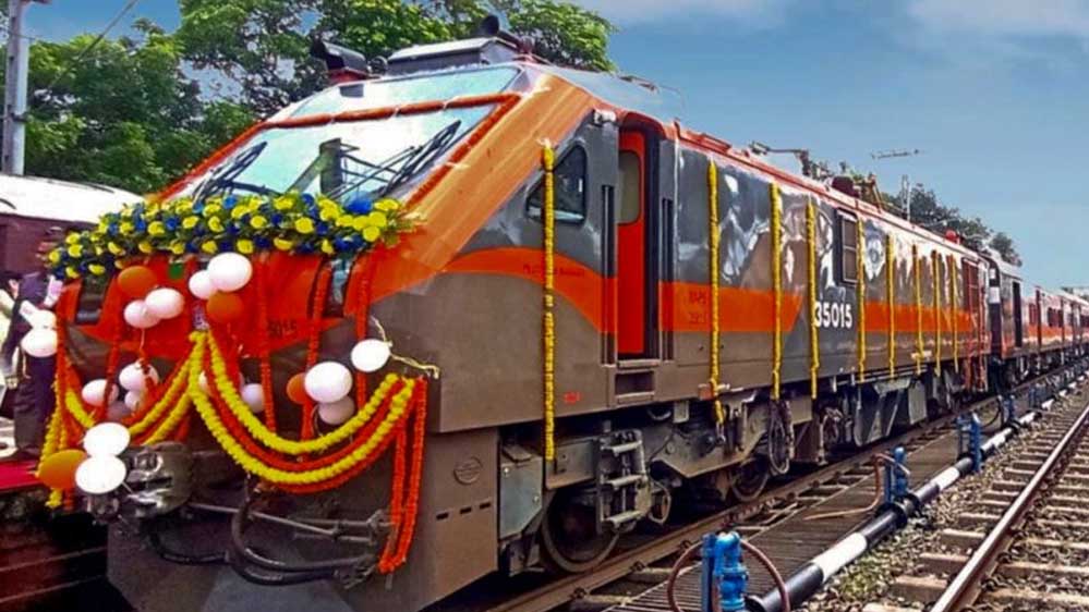 बिहार को मिली 3 और अमृत भारत ट्रेनें, रेल मंत्री ने किया हरी झंडी दिखाकर उद्घाटन बिहार को मिली 3 और अमृत भारत ट्रेनें, रेल मंत्री ने किया हरी झंडी दिखाकर उद्घाटन