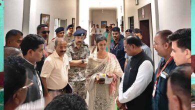 रायपुर : बाढ़ में बही पुस्तकें, टेबलेट भी हुआ खराब, पर नहीं रुकेगी पूनम की प्रतियोगी परीक्षा की तैयारी रायपुर : बाढ़ में बही पुस्तकें, टेबलेट भी हुआ खराब, पर नहीं रुकेगी पूनम की प्रतियोगी परीक्षा की तैयारी