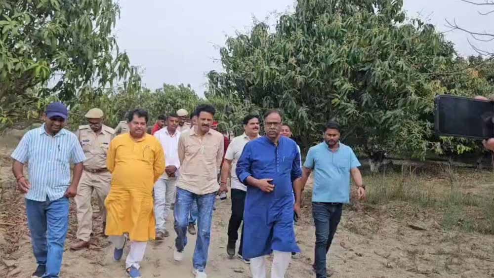 बाढ़ पीड़ितों की मदद करें: मनोज बाजपेयी की भावुक अपील बाढ़ पीड़ितों की मदद करें: मनोज बाजपेयी की भावुक अपील