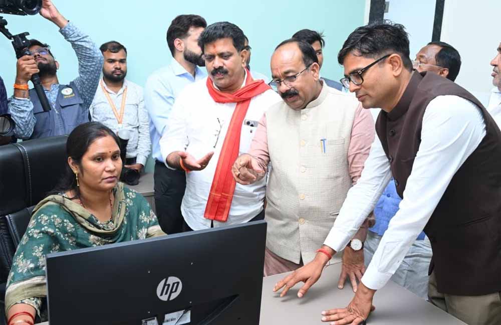 छत्तीसगढ़ में रजिस्ट्री हुई स्मार्ट, नवा रायपुर में देश का पहला अत्याधुनिक स्मार्ट पंजीयन कार्यालय शुरू छत्तीसगढ़ में रजिस्ट्री हुई स्मार्ट, नवा रायपुर में देश का पहला अत्याधुनिक स्मार्ट पंजीयन कार्यालय शुरू