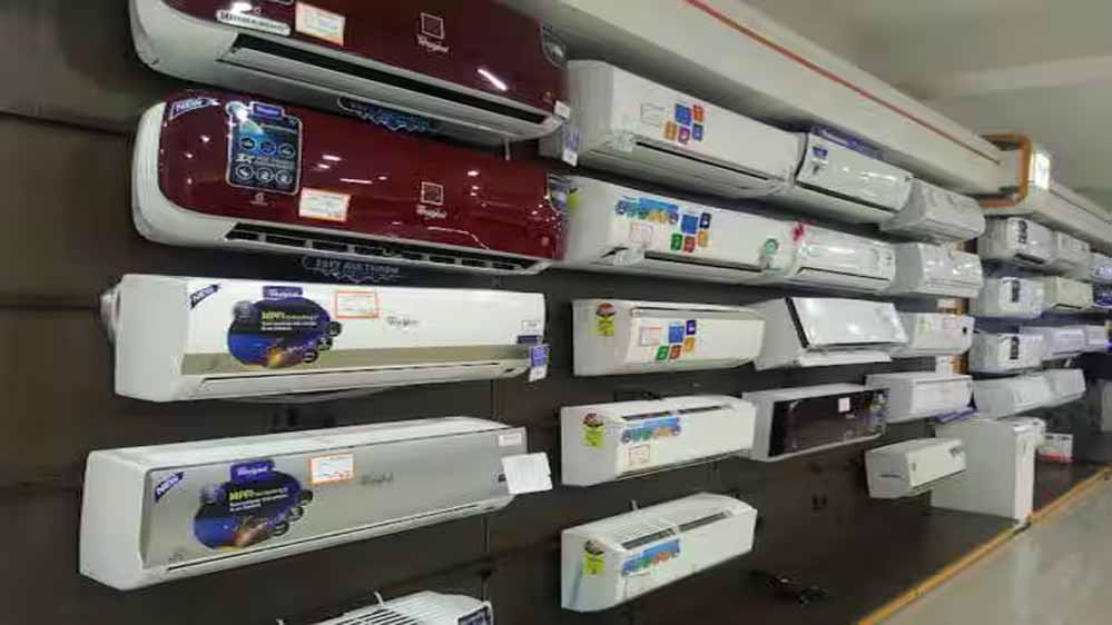 GST घटने से AC-टीवी होंगे सस्ते, देखें कितनी बचत होगी आपकी जेब में GST घटने से AC-टीवी होंगे सस्ते, देखें कितनी बचत होगी आपकी जेब में