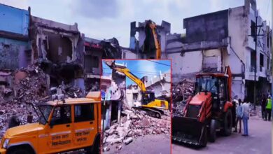 महाकाल मंदिर के पास फिर से बुलडोजर गरजा, बेगम बाग में 11 मुस्लिमों के अवैध निर्माण को तोड़ा महाकाल मंदिर के पास फिर से बुलडोजर गरजा, बेगम बाग में 11 मुस्लिमों के अवैध निर्माण को तोड़ा