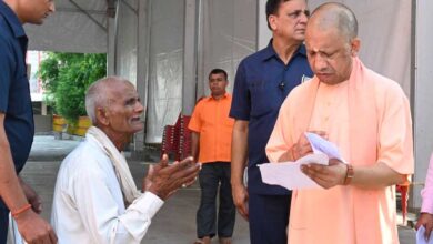 घबराइए मत, आपकी हर समस्या का कराएंगे समाधान : सीएम योगी घबराइए मत, आपकी हर समस्या का कराएंगे समाधान : सीएम योगी