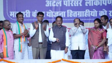 रायपुर : महतारी वंदन योजना : माताओं-बहनों के सम्मान से ही छत्तीसगढ़ की समृद्धि संभव – मुख्यमंत्री साय रायपुर : महतारी वंदन योजना : माताओं-बहनों के सम्मान से ही छत्तीसगढ़ की समृद्धि संभव – मुख्यमंत्री साय