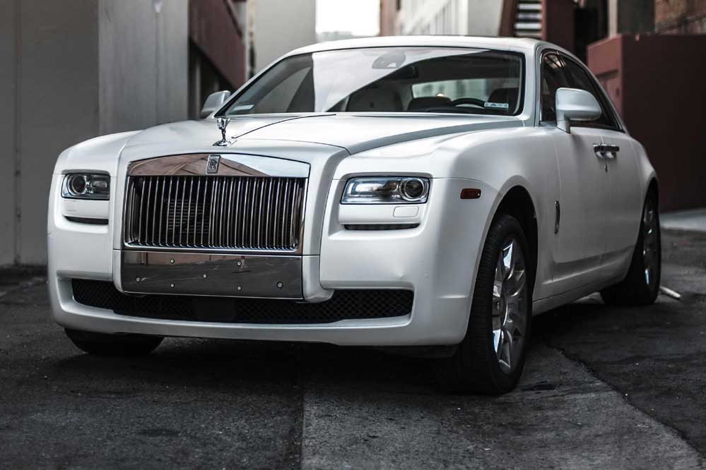 पूर्व पीएम की 2.5 करोड़ की रोल्स रॉयस कार बनी तलाक की वजह, कोर्ट ने दंपती का रिश्ता खत्म किया