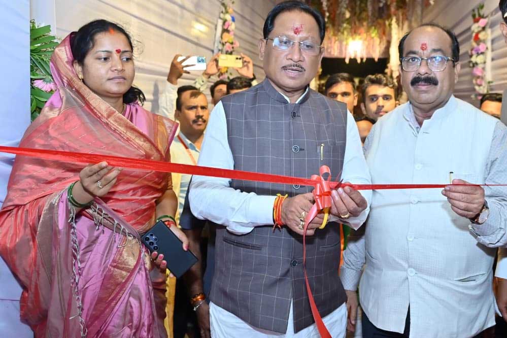 रायपुर : मुख्यमंत्री विष्णु देव साय ने रायगढ़ जिले के ग्राम गढ़ उमरिया में नवगुरुकुल का किया शुभारंभ