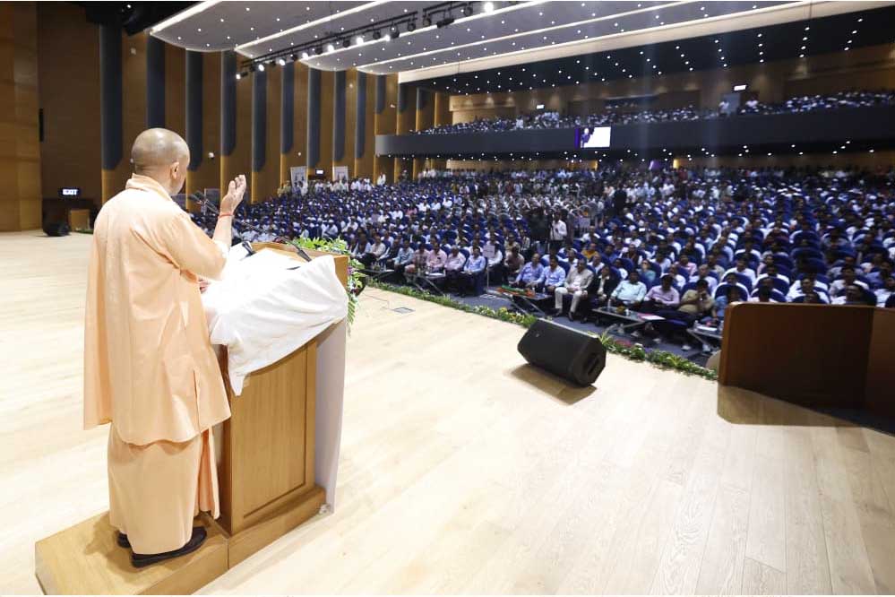 परिवहन विभाग बनेगा विकसित उत्तर प्रदेश का सारथीः सीएम योगी परिवहन विभाग बनेगा विकसित उत्तर प्रदेश का सारथीः सीएम योगी