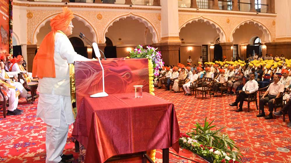 माता-पिता, गुरुजनों के योगदान के प्रति हमेशा रहें कृतज्ञ : राज्यपाल पटेल माता-पिता, गुरुजनों के योगदान के प्रति हमेशा रहें कृतज्ञ : राज्यपाल पटेल