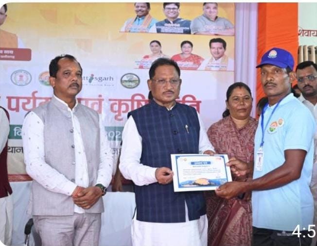 मुख्यमंत्री विष्णुदेव साय ने की जशपुर जिले में सामुदायिक पर्यटन की नई पहल मुख्यमंत्री विष्णुदेव साय ने की जशपुर जिले में सामुदायिक पर्यटन की नई पहल