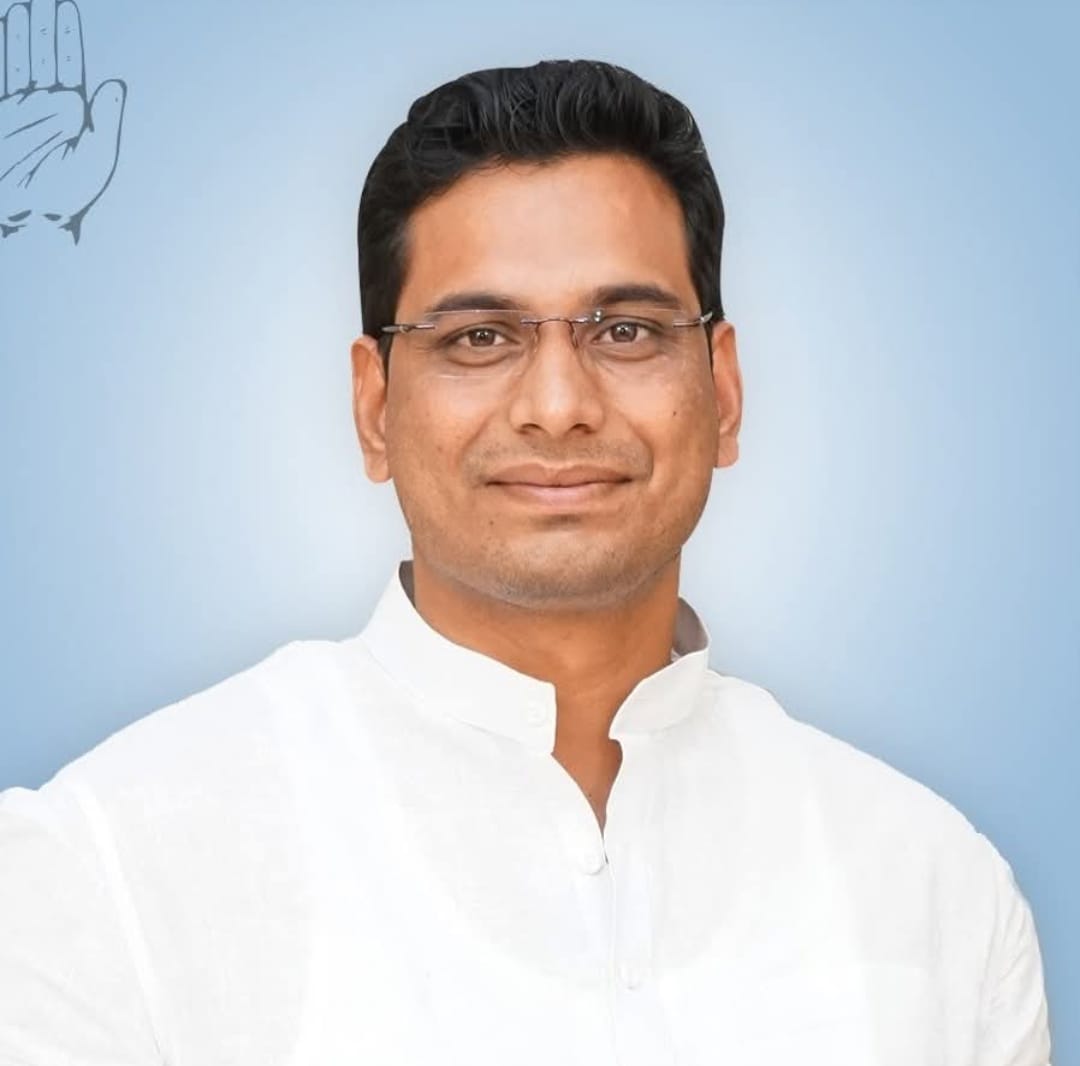 व्यापम और पीएससी की परीक्षाओं में त्रुटिपूर्ण प्रश्न पत्रों पर उठे सवाल, विधायक देवेंद्र यादव ने राज्यपाल से की शिकायत व्यापम और पीएससी की परीक्षाओं में त्रुटिपूर्ण प्रश्न पत्रों पर उठे सवाल, विधायक देवेंद्र यादव ने राज्यपाल से की शिकायत