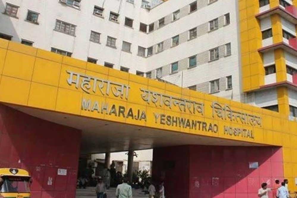 इंदौर एमवाय अस्पताल में शर्मनाक लापरवाही: चूहों ने नवजात बच्चियों की उंगलियां काटीं, नर्स-डॉक्टर सोते रहे