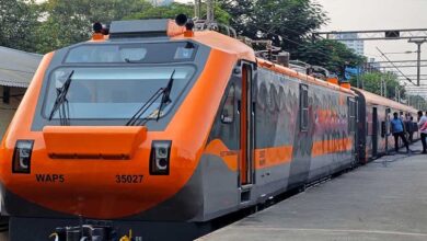 27वीं वंदे भारत एक्सप्रेस को 2 साल बाद मिला अपग्रेड, अब 20 कोच के साथ दौड़ेगी ट्रेन 27वीं वंदे भारत एक्सप्रेस को 2 साल बाद मिला अपग्रेड, अब 20 कोच के साथ दौड़ेगी ट्रेन