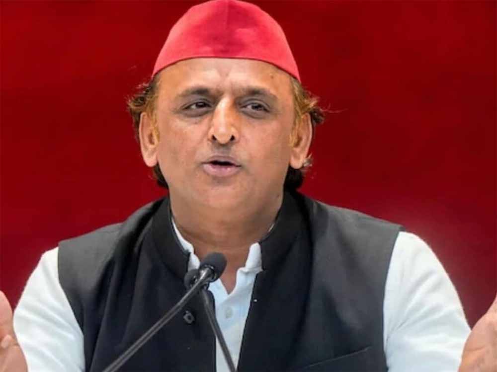 मथुरा-आगरा-हाथरस पर सपा का अलग घोषणापत्र, अखिलेश ने 2027 की जंग के लिए बनाई नई रणनीति
