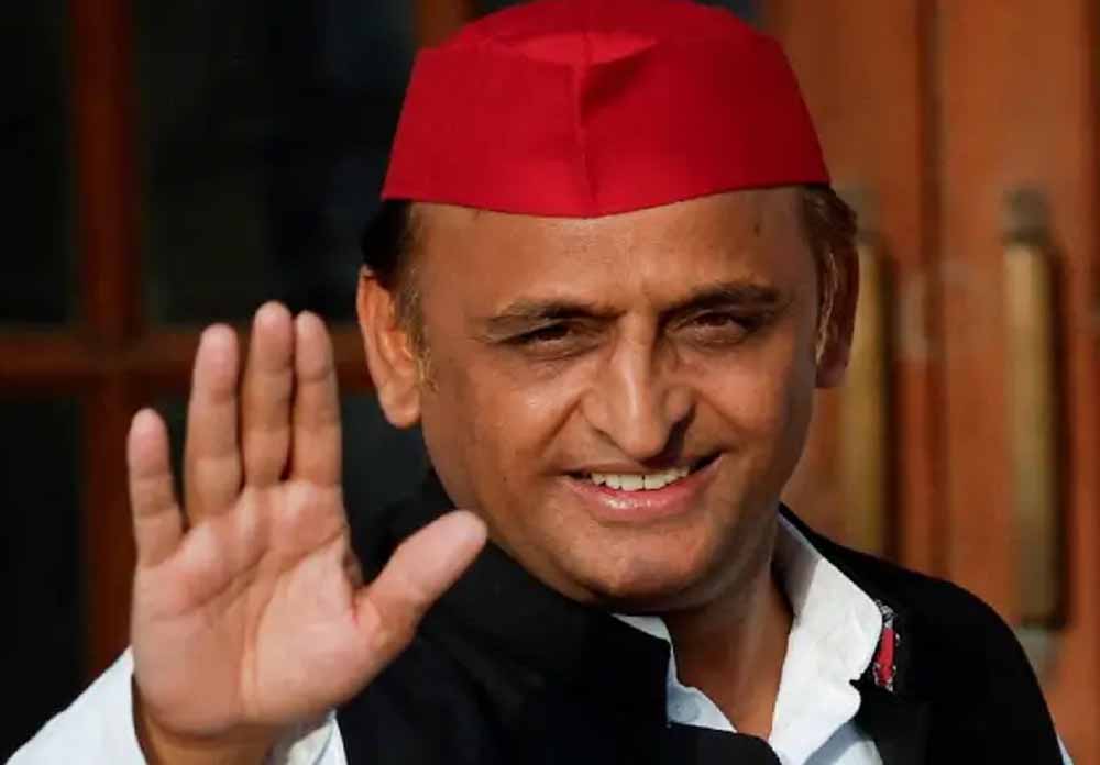 अखिलेश यादव की पार्टी का नया चुनावी गाना हुआ लॉन्च, आजम खान भी वीडियो में नजर आए अखिलेश यादव की पार्टी का नया चुनावी गाना हुआ लॉन्च, आजम खान भी वीडियो में नजर आए