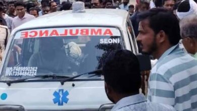 सिवनी: एंबुलेंस बंद, पुलिस ने कोतवाली वाहन से मृतक को पहुँचाया गांव सिवनी: एंबुलेंस बंद, पुलिस ने कोतवाली वाहन से मृतक को पहुँचाया गांव