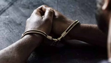 कोलकाता: 100 साल पुरानी बंदूक की दुकान पर छापा, अवैध हथियारों का कारोबार पकड़ा, तीन मालिक गिरफ्तार