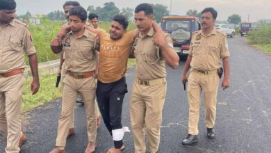 बरेली मुठभेड़: पैर में गोली लगी और गिरा बदमाश, पुलिस ने किया गिरफ्तार बरेली मुठभेड़: पैर में गोली लगी और गिरा बदमाश, पुलिस ने किया गिरफ्तार