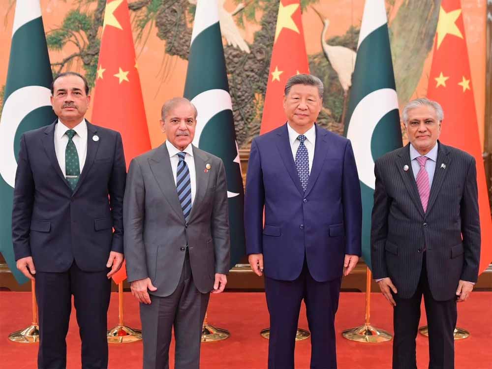चीन में पाकिस्तानी नेताओं का जमावड़ा, पीएम शहबाज और आर्मी चीफ मुनीर भी मौजूद