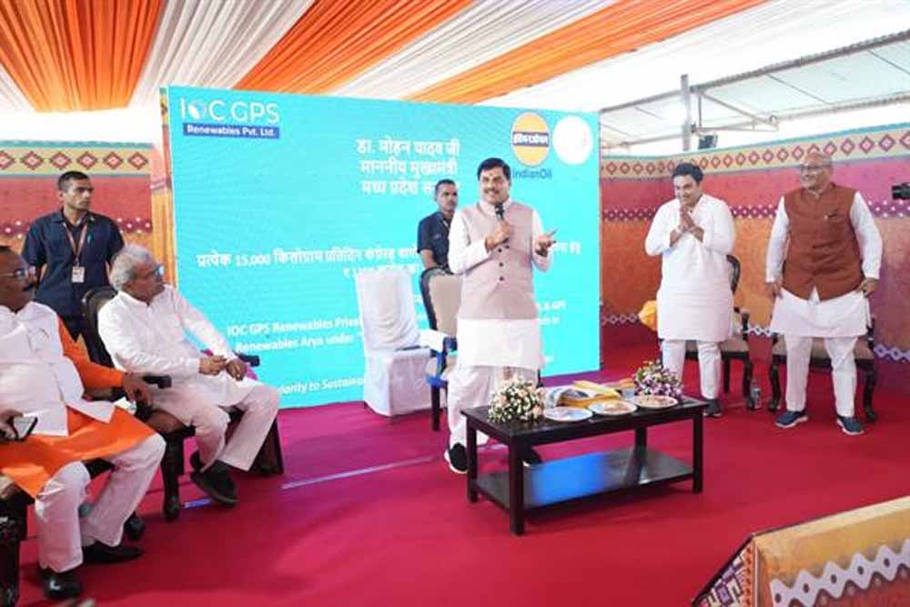 निवेश से विन्ध्य एवं त्यौंथर को मिलेगी विकास की नई गति : मुख्यमंत्री डॉ. यादव निवेश से विन्ध्य एवं त्यौंथर को मिलेगी विकास की नई गति : मुख्यमंत्री डॉ. यादव