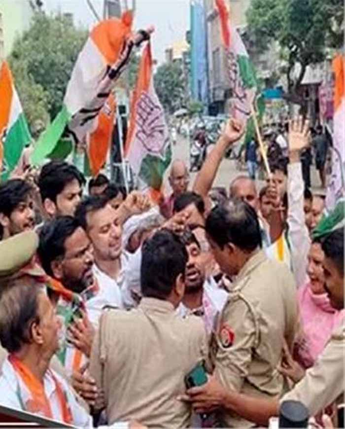 सीएम योगी तक ज्ञापन नहीं पहुंचा, पुलिस और कांग्रेसी कार्यकर्ताओं में सड़क पर हुई तीखी नोकझोंक सीएम योगी तक ज्ञापन नहीं पहुंचा, पुलिस और कांग्रेसी कार्यकर्ताओं में सड़क पर हुई तीखी नोकझोंक