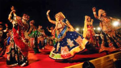 मस्जिद-मदरसा के पास गरबा पर रोक, दो मुस्लिम नेताओं के खिलाफ केस दर्ज मस्जिद-मदरसा के पास गरबा पर रोक, दो मुस्लिम नेताओं के खिलाफ केस दर्ज