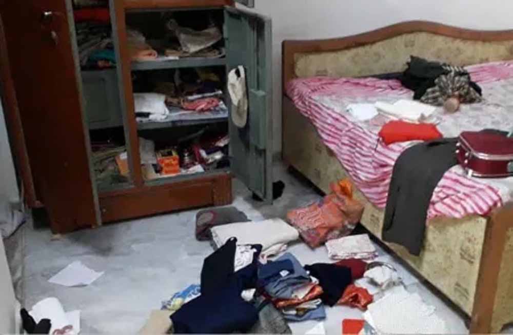 मुरैना में सैनिक के घर चोरी का मामला: पुलिस ने चोर को छोड़ा, जवान ने दर्द भरी वीडियो जारी की मुरैना में सैनिक के घर चोरी का मामला: पुलिस ने चोर को छोड़ा, जवान ने दर्द भरी वीडियो जारी की