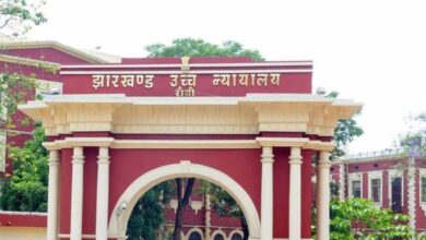 झारखंड HC में PESA नियमावली न लागू होने पर अवमानना याचिका की सुनवाई, सरकार ने बालू-खनन पर रोक हटाने की मांग रखी