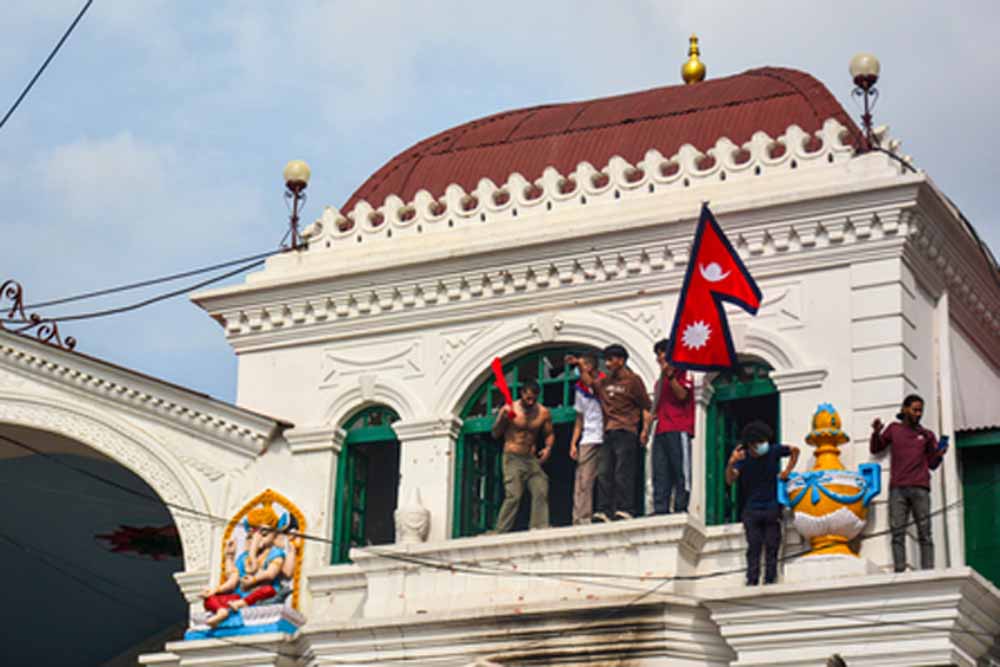 नेपाल संकट में जेन-जेड का रोल: डिजिटल नेटिव्स क्यों बन रहे विरोध की आवाज़