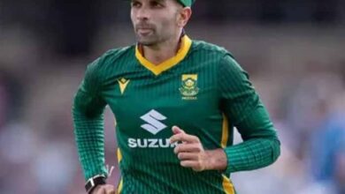 इंग्लैंड के खिलाफ टी.20 सीरीज से बाहर हुए केशव महाराज इंग्लैंड के खिलाफ टी.20 सीरीज से बाहर हुए केशव महाराज