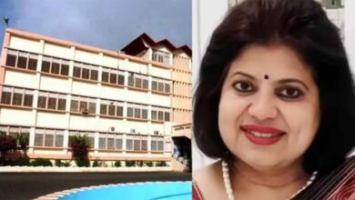 औरंगजेब पर विवादित बयान: सुखाड़िया विवि की कुलगुरु पर ABVP का गुस्सा फूटा औरंगजेब पर विवादित बयान: सुखाड़िया विवि की कुलगुरु पर ABVP का गुस्सा फूटा