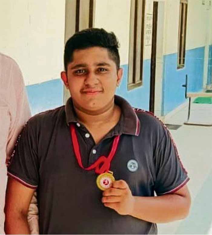 10वीं कक्षा के छात्र लगन डुडेजा ने जिला स्तरीय शूटिंग में जीता गोल्ड 10वीं कक्षा के छात्र लगन डुडेजा ने जिला स्तरीय शूटिंग में जीता गोल्ड