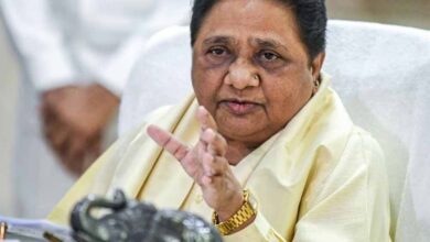 माफी के बाद नई शुरुआत: मायावती ने अशोक सिद्धार्थ को सौंपी 4 राज्यों की जिम्मेदारी माफी के बाद नई शुरुआत: मायावती ने अशोक सिद्धार्थ को सौंपी 4 राज्यों की जिम्मेदारी