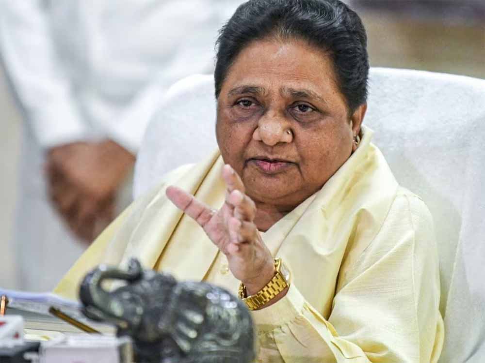 माफी के बाद नई शुरुआत: मायावती ने अशोक सिद्धार्थ को सौंपी 4 राज्यों की जिम्मेदारी माफी के बाद नई शुरुआत: मायावती ने अशोक सिद्धार्थ को सौंपी 4 राज्यों की जिम्मेदारी