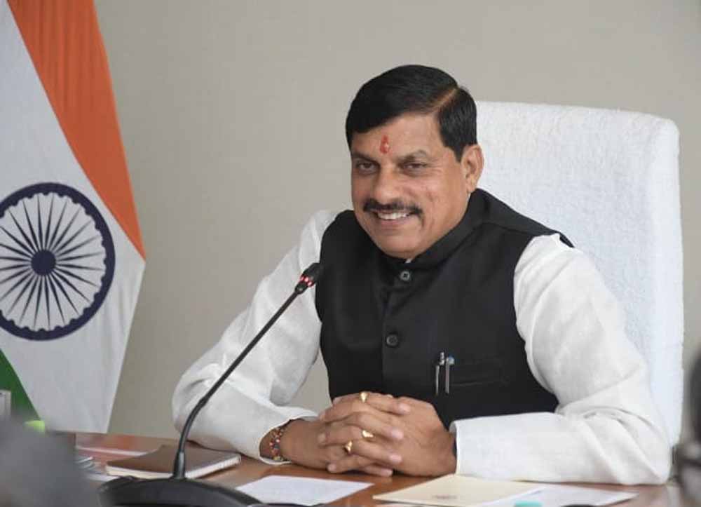 मुख्यमंत्री डॉ. यादव ने पितृ मोक्ष अमावस्या पर अर्पित किया श्रद्धांजलि भाव मुख्यमंत्री डॉ. यादव ने पितृ मोक्ष अमावस्या पर अर्पित किया श्रद्धांजलि भाव