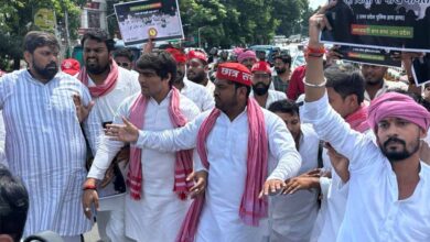 लॉ छात्रों के साथ हो रही धोखाधड़ी के खिलाफ राजभवन का किया घेराव