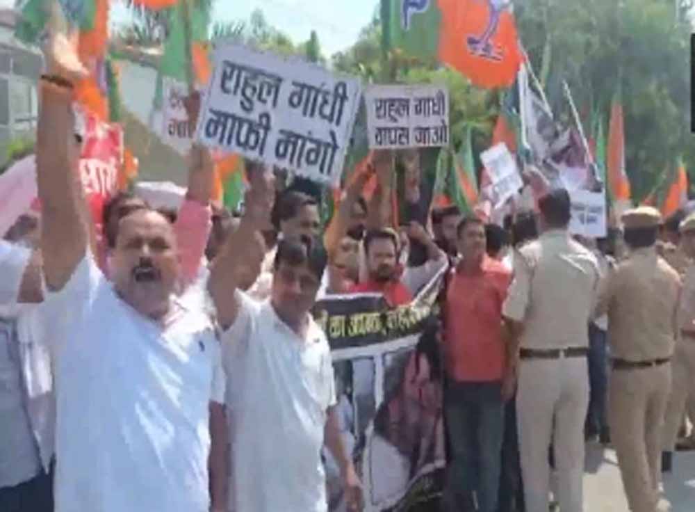 रायबरेली में हंगामा: राहुल गांधी के स्वागत में नहीं, विरोध में जुटे लोग, योगी के मंत्री ने रोका काफिला