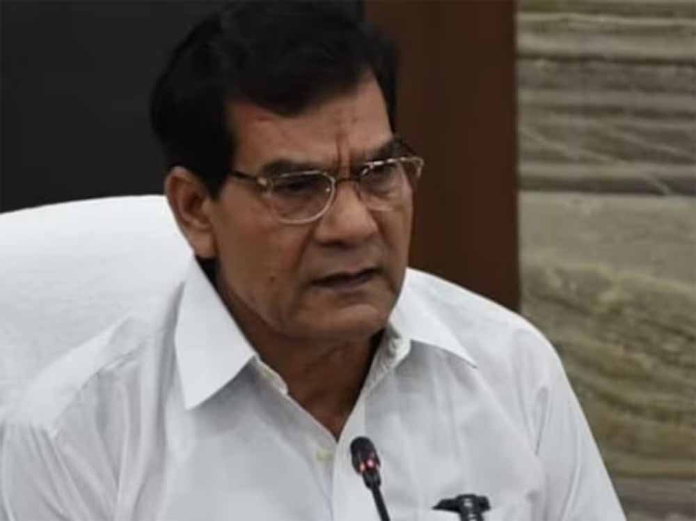 योगी सरकार के मंत्री एके शर्मा का सख्त रुख, अफसरों को दी कड़ी चेतावनी योगी सरकार के मंत्री एके शर्मा का सख्त रुख, अफसरों को दी कड़ी चेतावनी