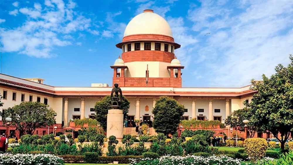 सुप्रीम कोर्ट का सख्त संदेश: महाराष्ट्र पुलिस को याद दिलाया, वर्दी में धर्म-जात से ऊपर उठना जरूरी सुप्रीम कोर्ट का सख्त संदेश: महाराष्ट्र पुलिस को याद दिलाया, वर्दी में धर्म-जात से ऊपर उठना जरूरी