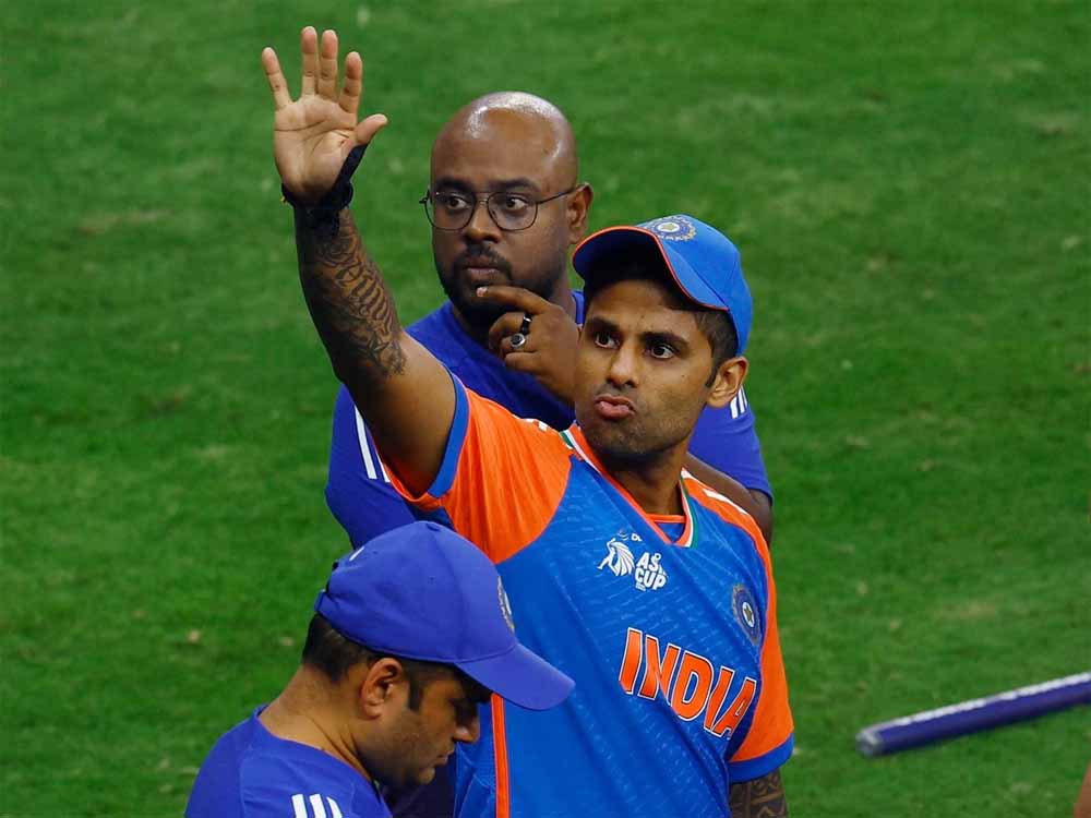 सूर्यकुमार यादव ने PM मोदी की जमकर तारीफ की, कहा- ‘देश का नेता हमेशा फ्रंट फुट पर खेलता है!’