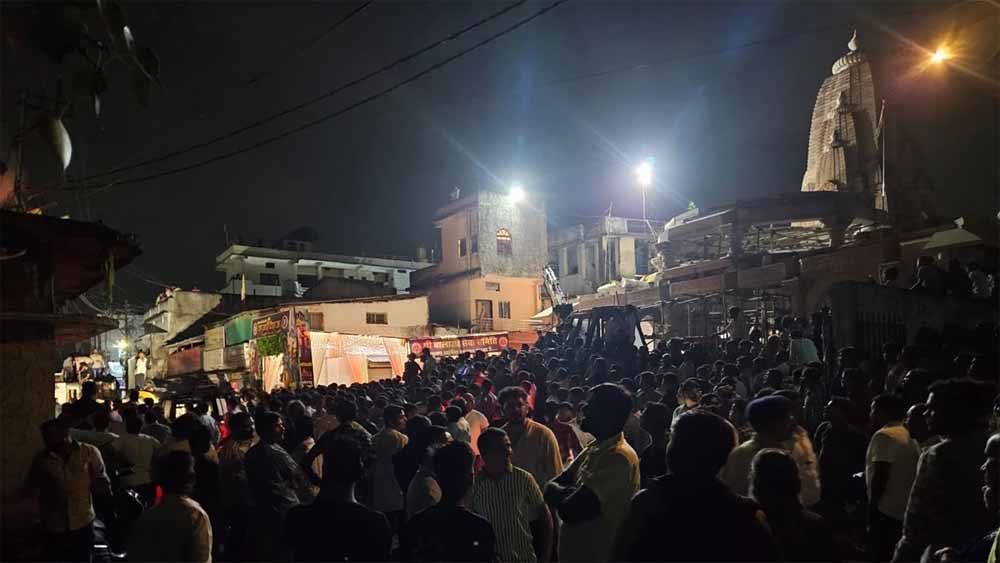 छिंदवाड़ा: बड़ी माता मंदिर के सामने दुकान में भीषण आग, दो घंटे बाद पाया काबू छिंदवाड़ा: बड़ी माता मंदिर के सामने दुकान में भीषण आग, दो घंटे बाद पाया काबू