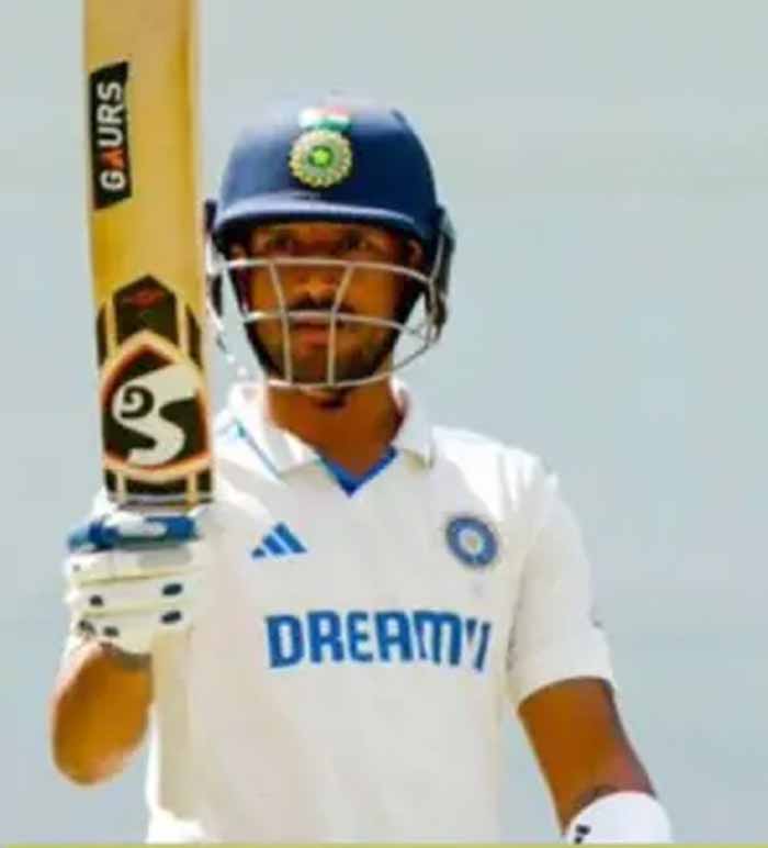 26 चौके-6 छक्के: दो भारतीय बल्लेबाज़ों की तूफ़ानी पारी से ऑस्ट्रेलिया हिला