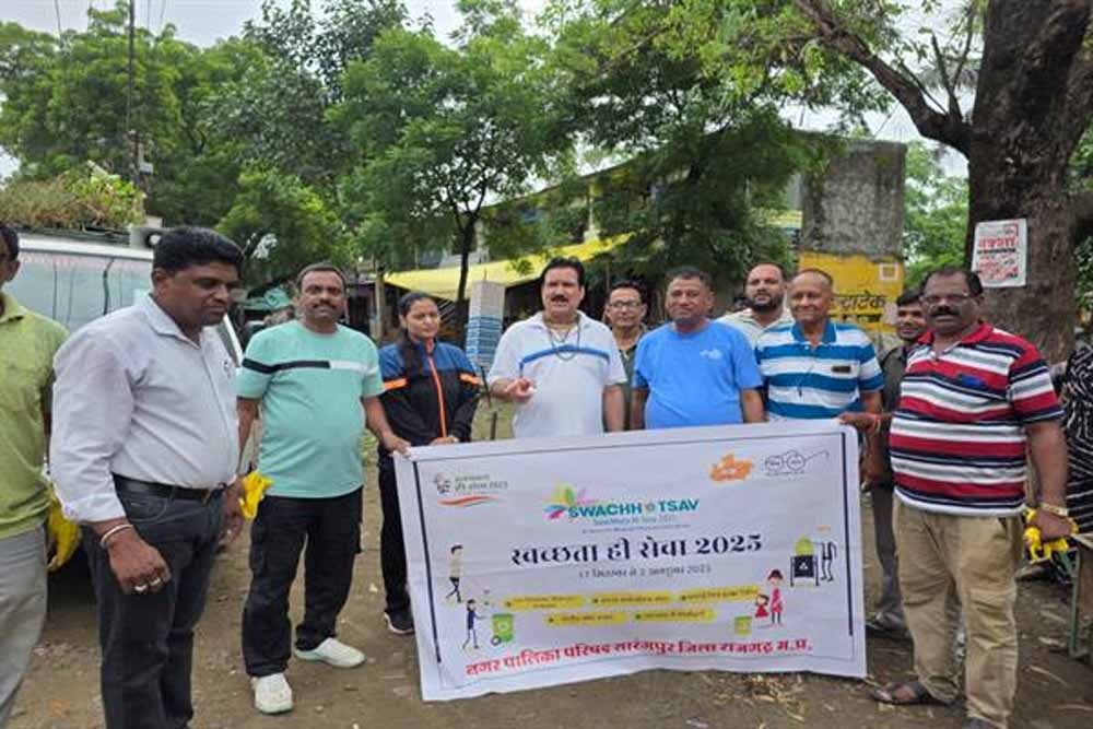 सेवा पखवाड़े में मंत्री टेटवाल ने सारंगपुर में चलाया सफाई अभियान सेवा पखवाड़े में मंत्री टेटवाल ने सारंगपुर में चलाया सफाई अभियान